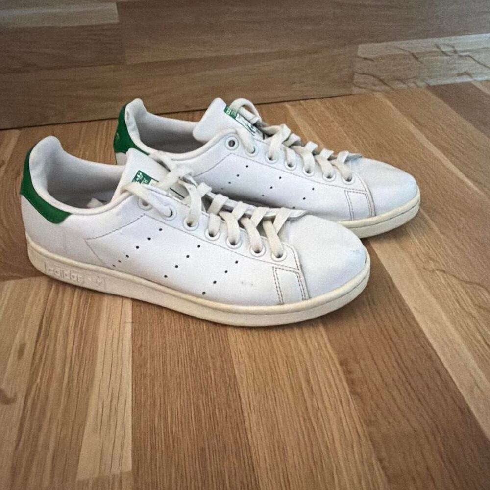 Adidas size 7 stan smith
